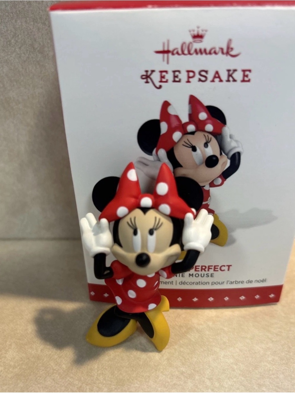 2015 Hallmark Keepsake Ornament Picture Perfect Minnie Mouse QXD6087 2.5”